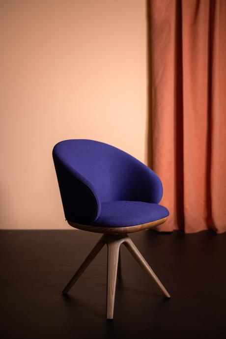 Rodam Maru Swivel Chair