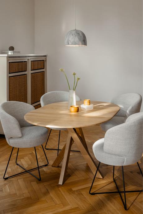 Rodam David Mikado Round Extending Table